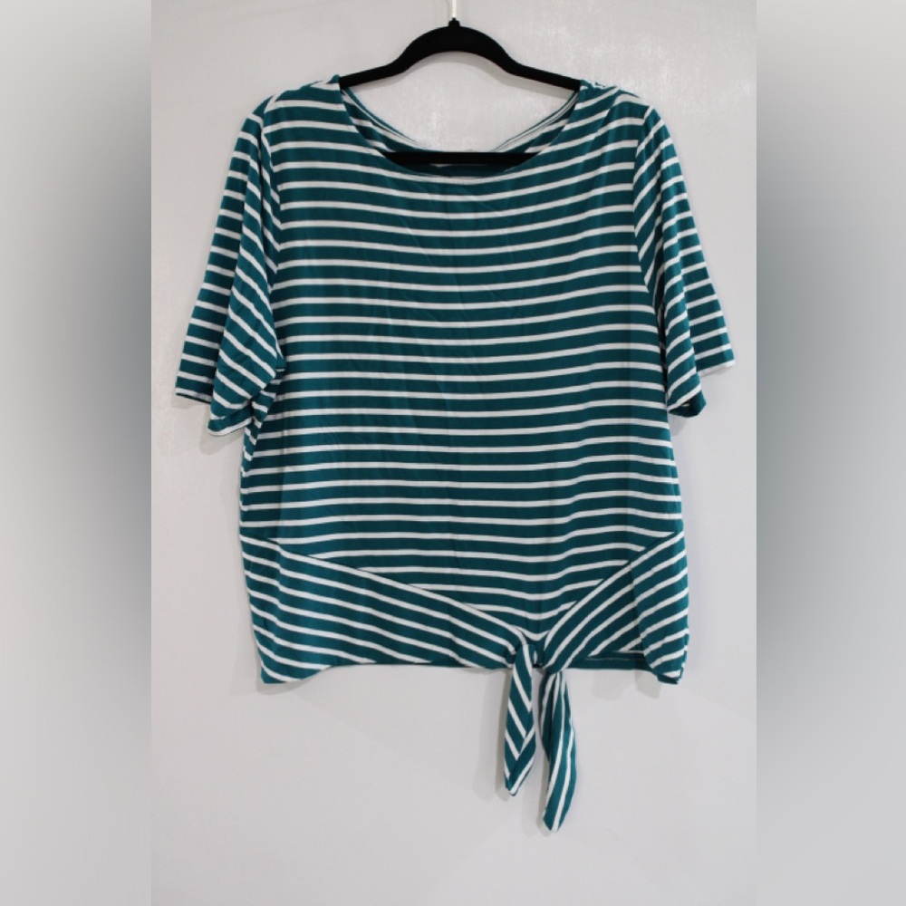 SOLD‼️Chico’s Short Sleeve T-Shirt Color: Teal/Green and White Size: 3 or XL